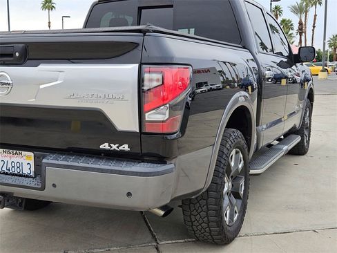 Used 2020 Nissan Titan Platinum Reserve w/ Moonroof Package image 10