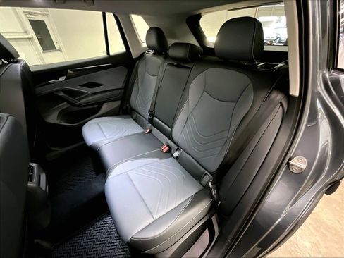 New 2026 Volkswagen Tiguan SE image 12