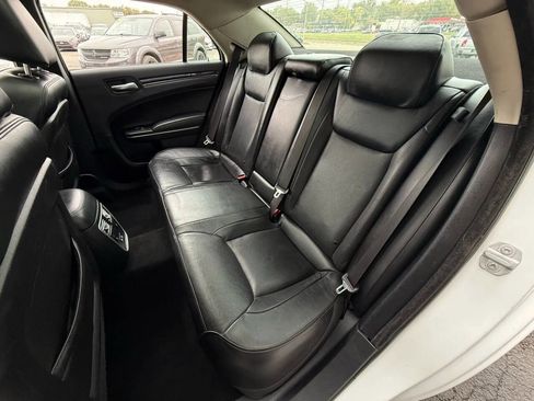 Used 2020 Chrysler 300 Limited image 17