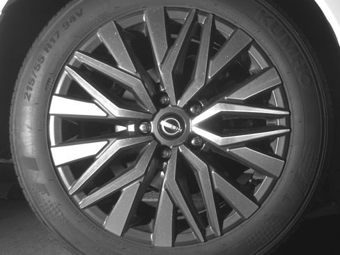 Used 2025 Nissan Altima 2.5 SV image 14