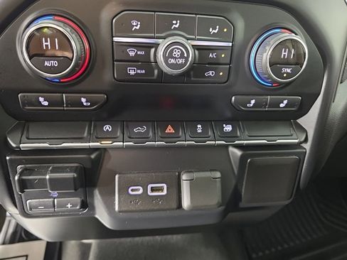 Used 2019 Chevrolet Silverado 1500 RST image 20