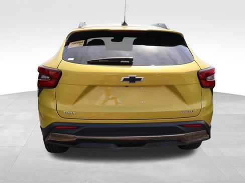 Used 2024 Chevrolet Trax ACTIV w/ Sunroof Package FWD image 14