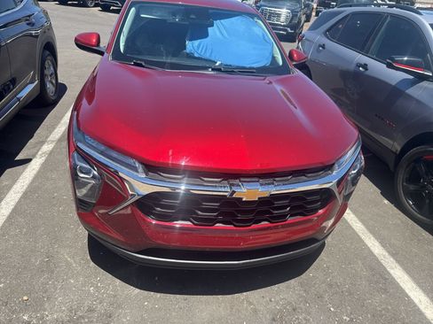 Used 2024 Chevrolet Trax LS w/ LS Convenience Package FWD image 17