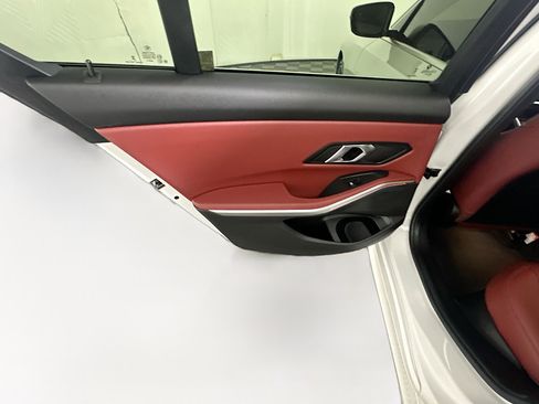 Used 2024 BMW 330i Sedan w/ Premium Package image 27