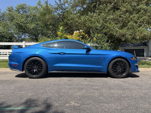 Used 2019 Ford Mustang GT Premium w/ GT Performance Package RWD image 27