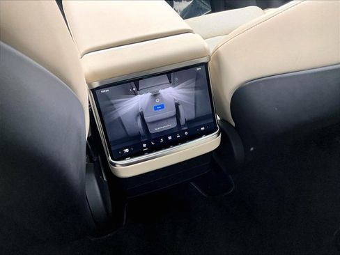 Used 2023 Tesla Model X Plaid image 22