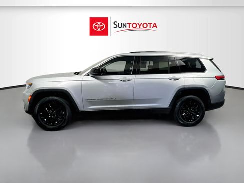 Used 2022 Jeep Grand Cherokee L Laredo w/ Luxury Tech Group I RWD image 7