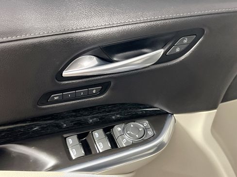 Used 2022 Cadillac XT4 Premium Luxury w/ Enhanced Visibility Package FWD image 16
