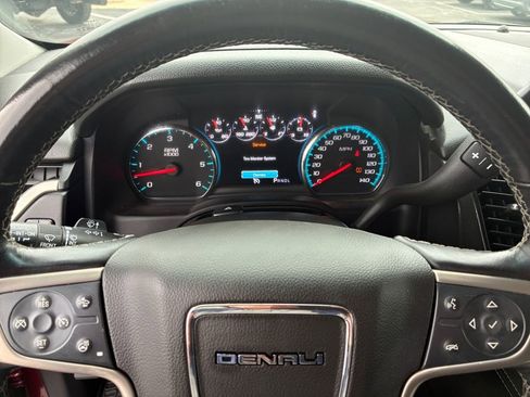 Used 2020 GMC Yukon XL Denali image 11