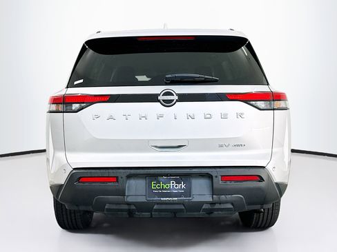 Used 2024 Nissan Pathfinder SV image 7