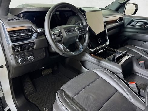 Certified 2025 GMC Yukon Denali image 7