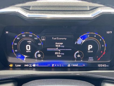 Used 2025 Chevrolet Colorado ZR2 w/ Technology Package AWD/4WD image 7