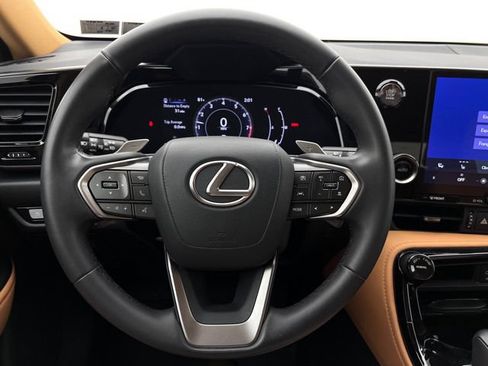 Used 2025 Lexus NX 250 FWD w/ Towing Package (2000 Lbs) image 19