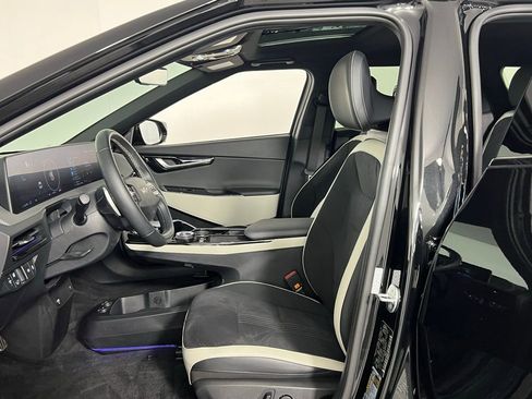 Used 2023 Kia EV6 GT-Line w/ GT-Line Suede Seat Package image 22