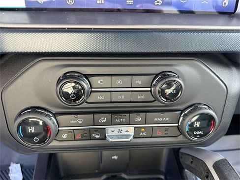 Used 2023 Ford Bronco Outer Banks image 25