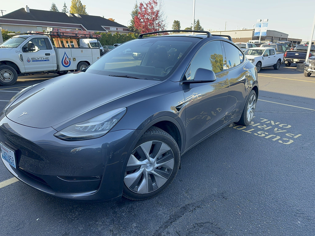 Used 2021 Tesla Model Y Long Range AWD/4WD image 1