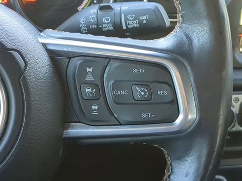 Used 2023 Jeep Wrangler Unlimited Sahara image 31