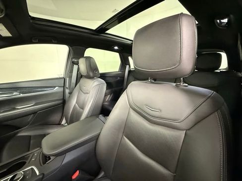 Certified 2023 Cadillac XT5 Premium Luxury w/ Technology Package image 5