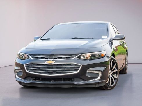 Used 2018 Chevrolet Malibu LT FWD image 1