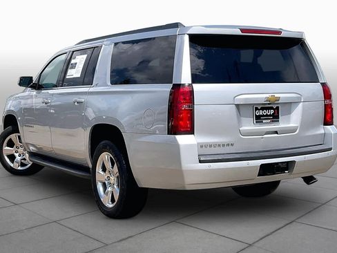 Used 2015 Chevrolet Suburban LT RWD image 11
