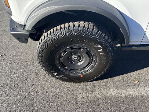 New 2025 Ford Bronco Badlands image 11