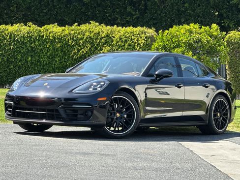 Used 2023 Porsche Panamera Platinum Edition RWD image 1