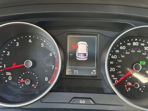 Used 2018 Volkswagen Tiguan SEL image 29