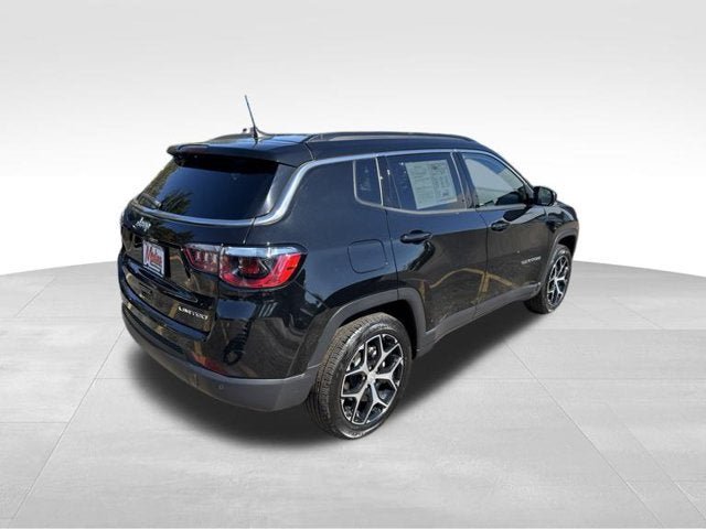 Used 2024 Jeep Compass Limited AWD/4WD image 4
