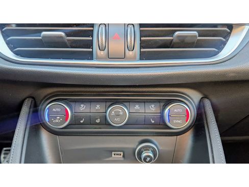 Used 2022 Alfa Romeo Stelvio Ti image 29