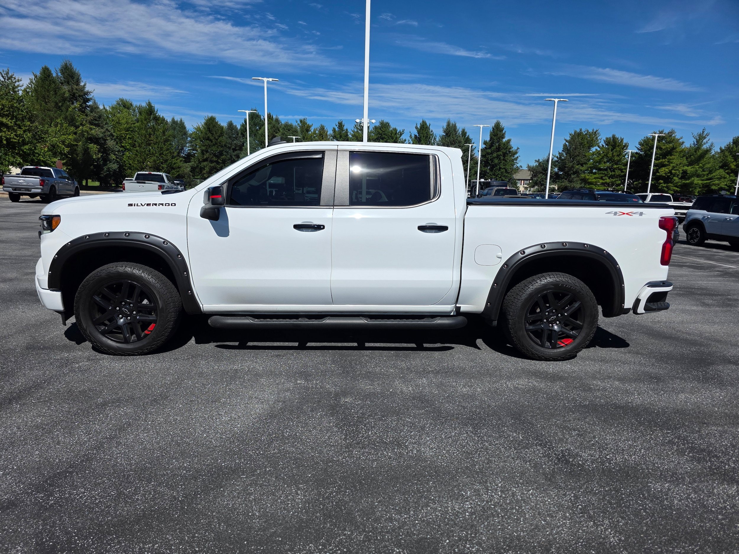 Used 2022 Chevrolet Silverado 1500 RST w/ Redline Edition AWD/4WD image 2