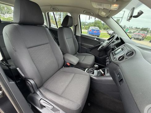 Used 2017 Volkswagen Tiguan Limited w/ Premium Package AWD/4WD image 15