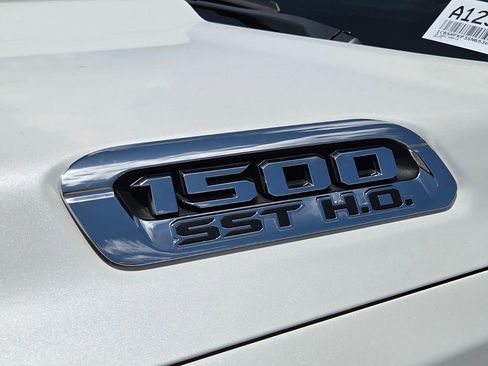 Used 2025 RAM 1500 Tungsten AWD/4WD image 15