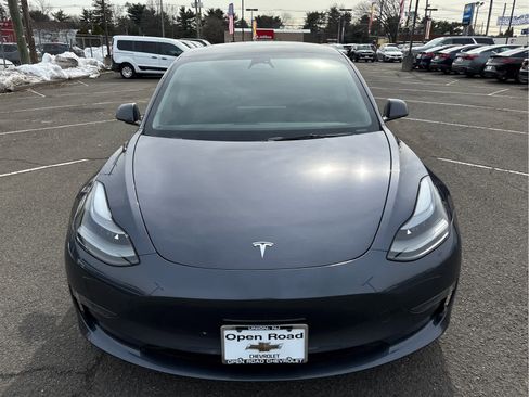 Used 2023 Tesla Model 3 Standard Range image 2