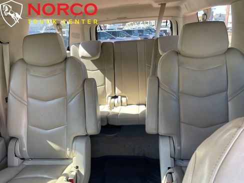 Used 2019 Cadillac Escalade ESV Luxury image 49