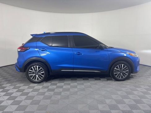 Used 2022 Nissan Kicks SR FWD image 25