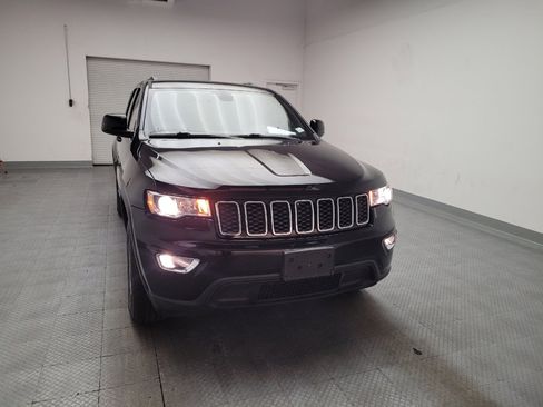 Used 2017 Jeep Grand Cherokee Laredo w/ Quick Order Package 23E AWD/4WD image 14