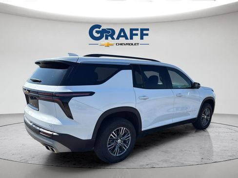 Used 2024 Chevrolet Traverse LT w/ LPO, Floor Liner Package FWD image 8