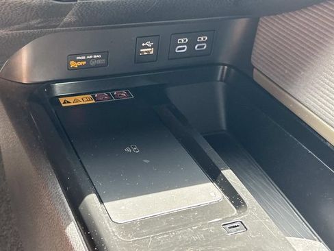 Used 2025 Toyota Camry SE FWD image 24