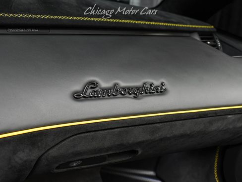 Used 2021 Lamborghini Aventador SVJ AWD/4WD image 24