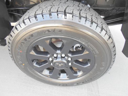 Used 2021 RAM 3500 Laramie image 11