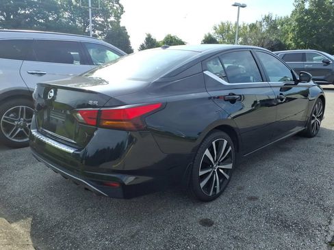Certified 2022 Nissan Altima 2.5 SR FWD image 2