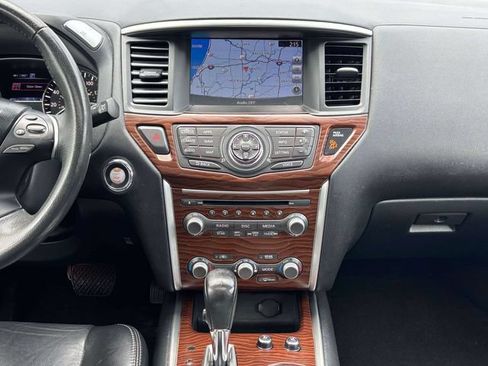 Used 2017 Nissan Pathfinder Platinum w/ Cargo Package AWD/4WD image 34