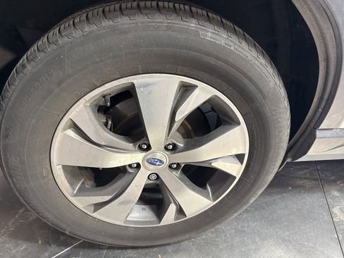 Used 2021 Subaru Ascent Premium w/ Convenience Package image 12