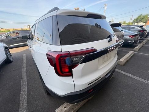 Used 2023 GMC Acadia SLE w/ Driver Convenience Package AWD/4WD image 5