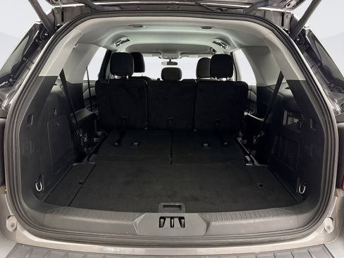 Used 2023 Ford Explorer XLT image 18