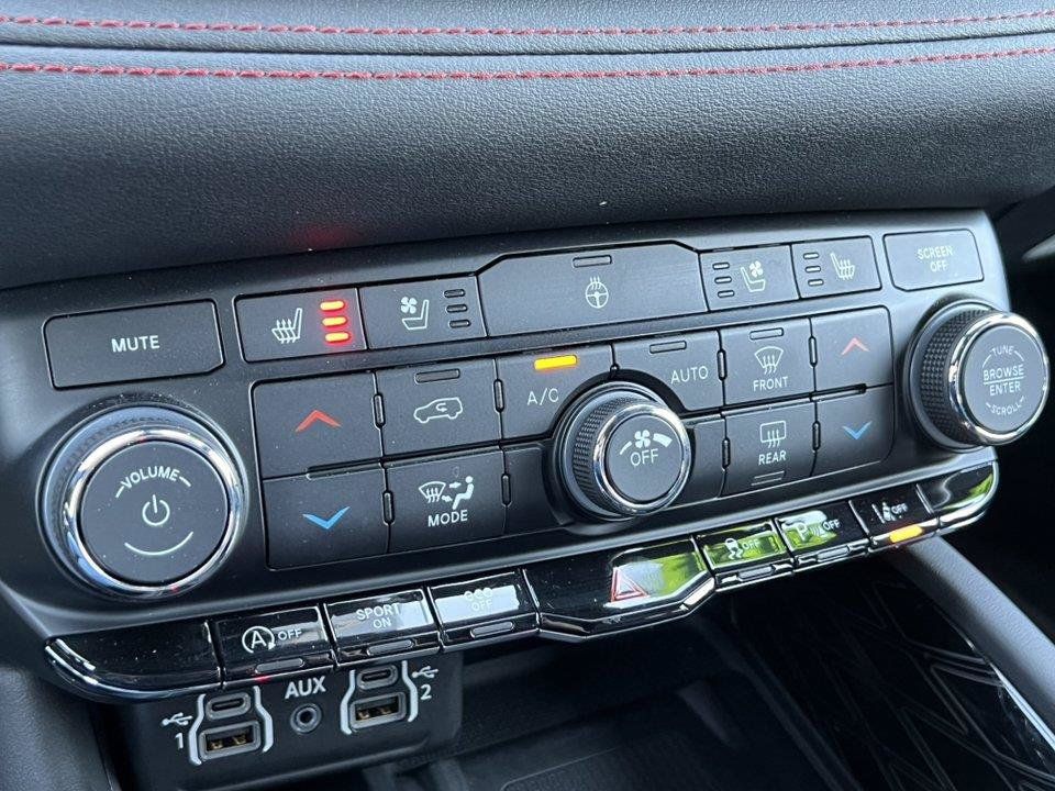 Used 2024 Dodge Durango Citadel AWD/4WD image 32