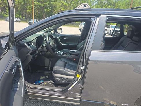 Used 2019 Toyota RAV4 XSE w/ XSE Weather Package AWD/4WD image 7