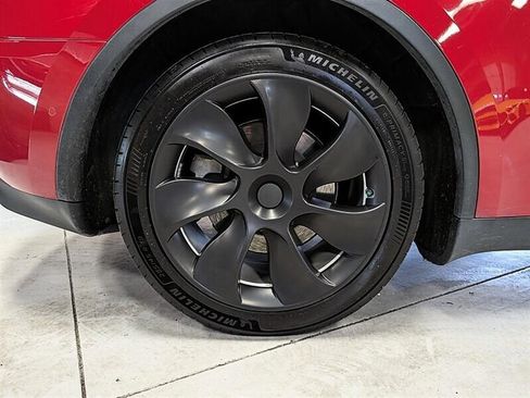 Used 2021 Tesla Model Y Long Range AWD/4WD image 13
