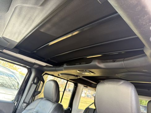 Used 2023 Jeep Wrangler Sahara w/ Cold Weather Group image 34