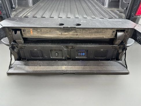Used 2025 Chevrolet Silverado 1500 ZR2 w/ Technology Package AWD/4WD image 34